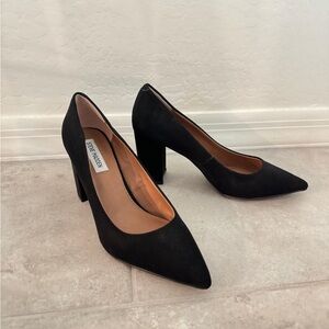 Steve Madden Arya Black Suede Pointed Toe with Chunky Heel - 8.5
